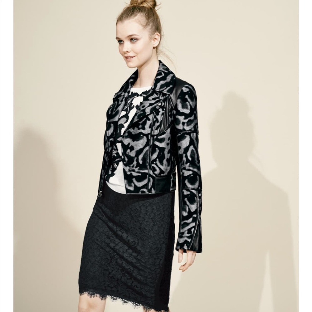 DIANE VON FURSTENBERG Scotia' Lace Pencil Black Skirt